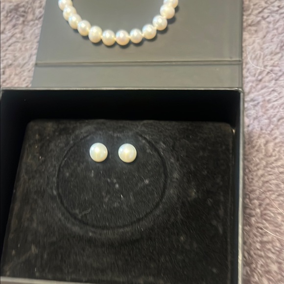 NWT Kurt Geiger White Pearl Jewelry Set - Picture 4 of 7